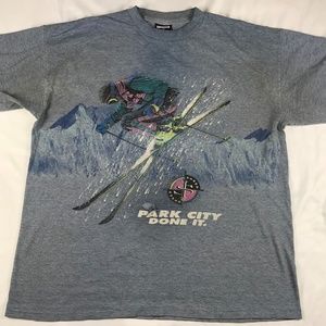 VTG Mens Park City Utah Skiing T Shirt Distressed